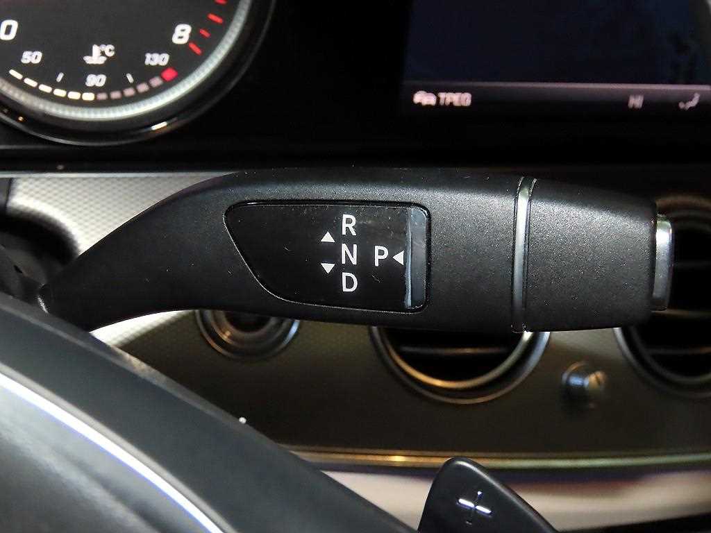 Mercedes Benz E class 2018 Blanco - Importación desde Corea - HF Imports Iquique - Foto 13