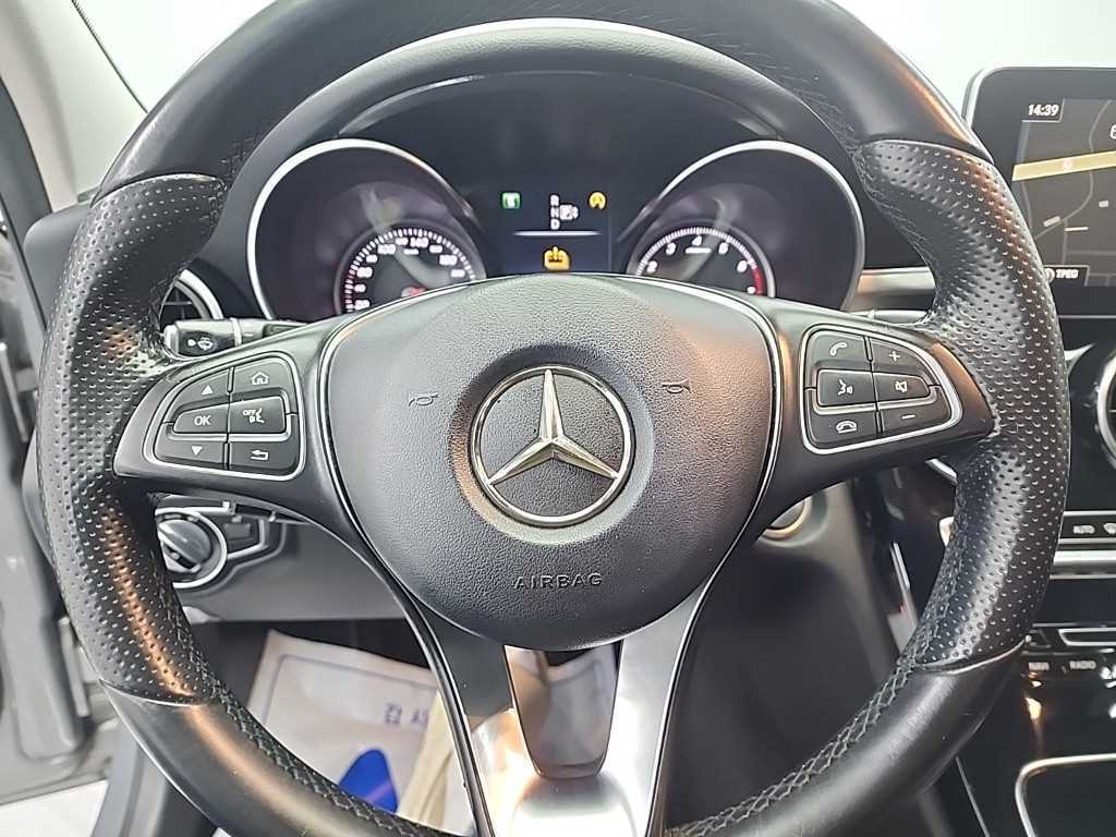 Mercedes Benz C Class - Vista 9