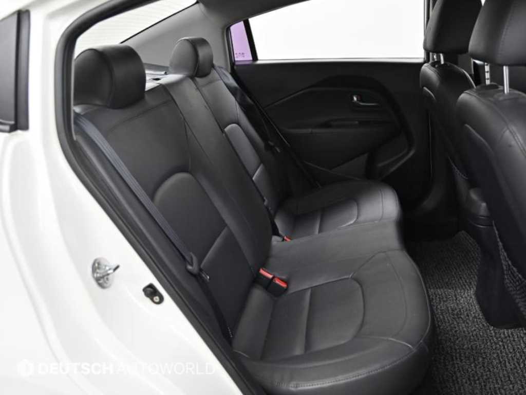 KIA Pride - Vista 12