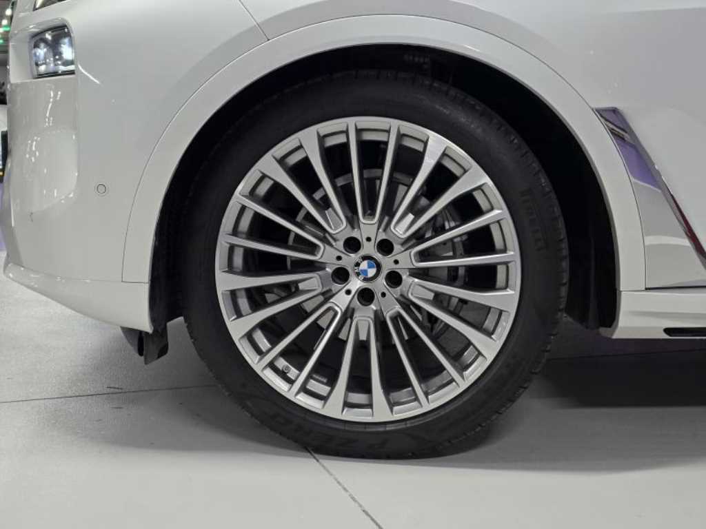 BMW X7 - Vista 6