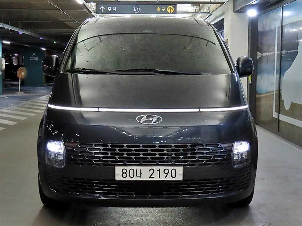 HYUNDAI Staria - Vista 2