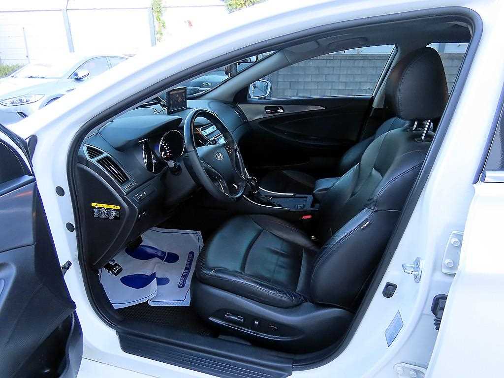 HYUNDAI Sonata - Vista 5