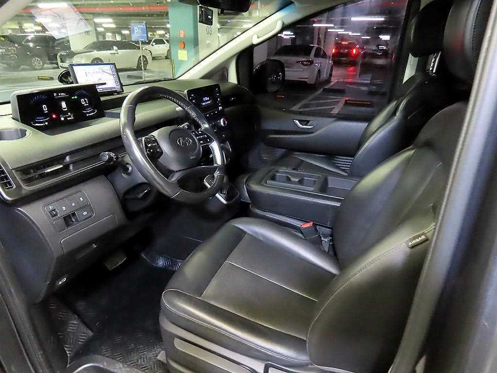 HYUNDAI Staria - Vista 9