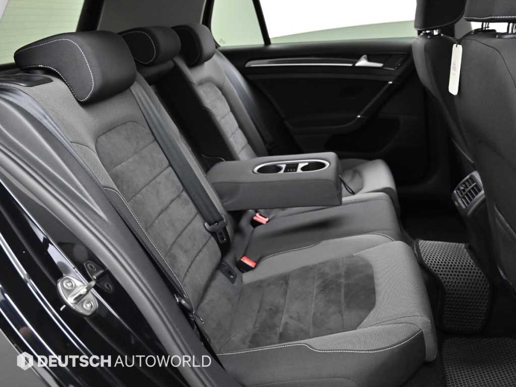 Volkswagen Golf - Vista 12