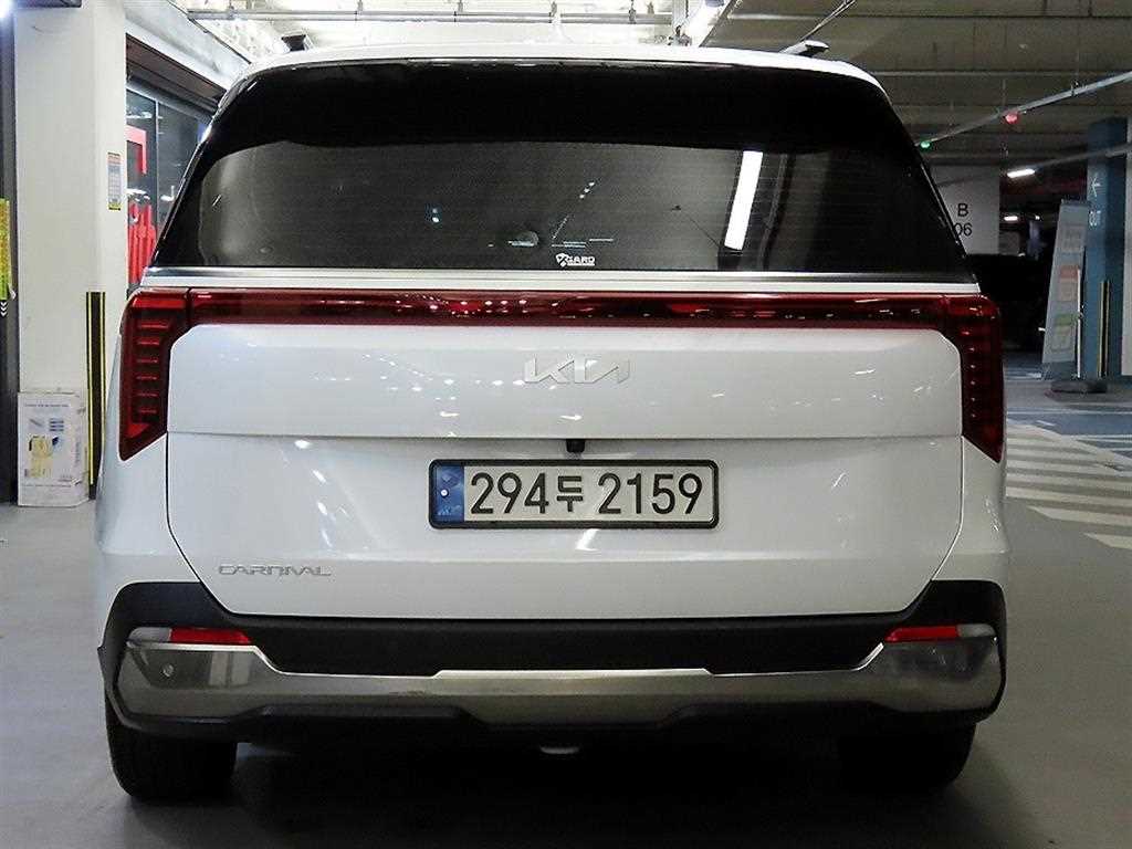 KIA Carnival - Vista 5
