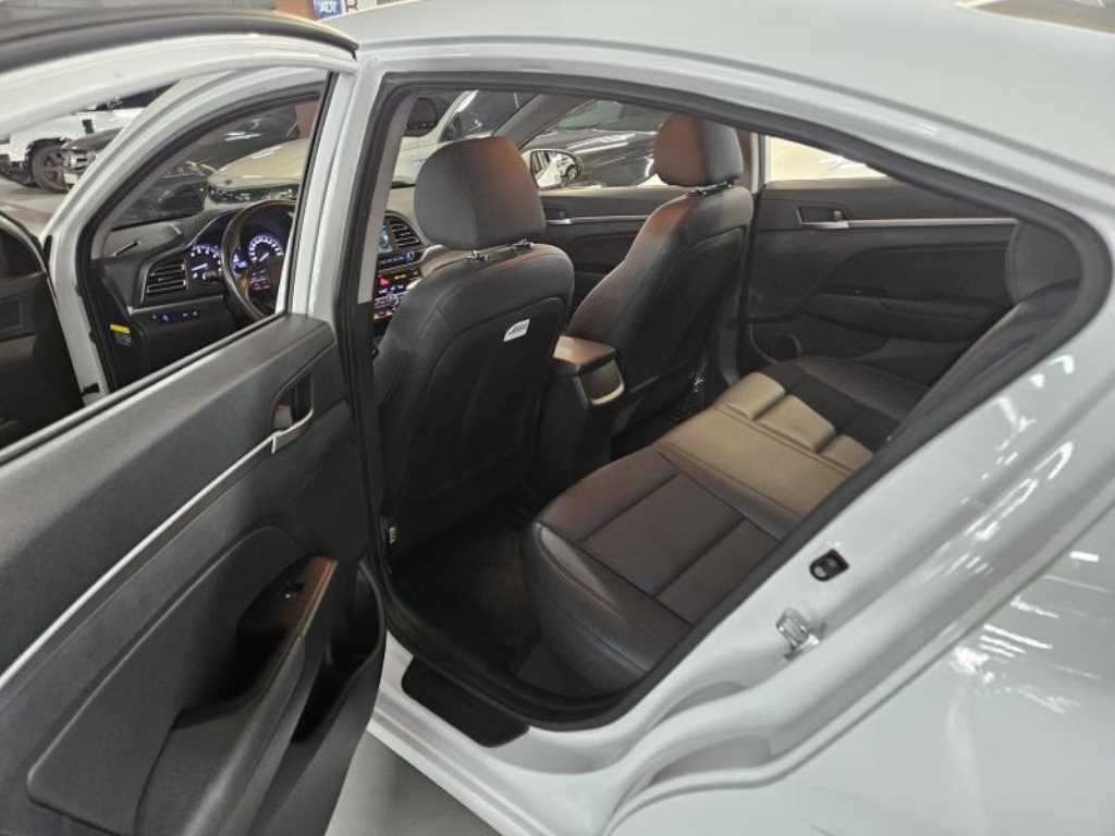 HYUNDAI Avante 2019 Blanco - Importación desde Corea - HF Imports Iquique - Foto 15