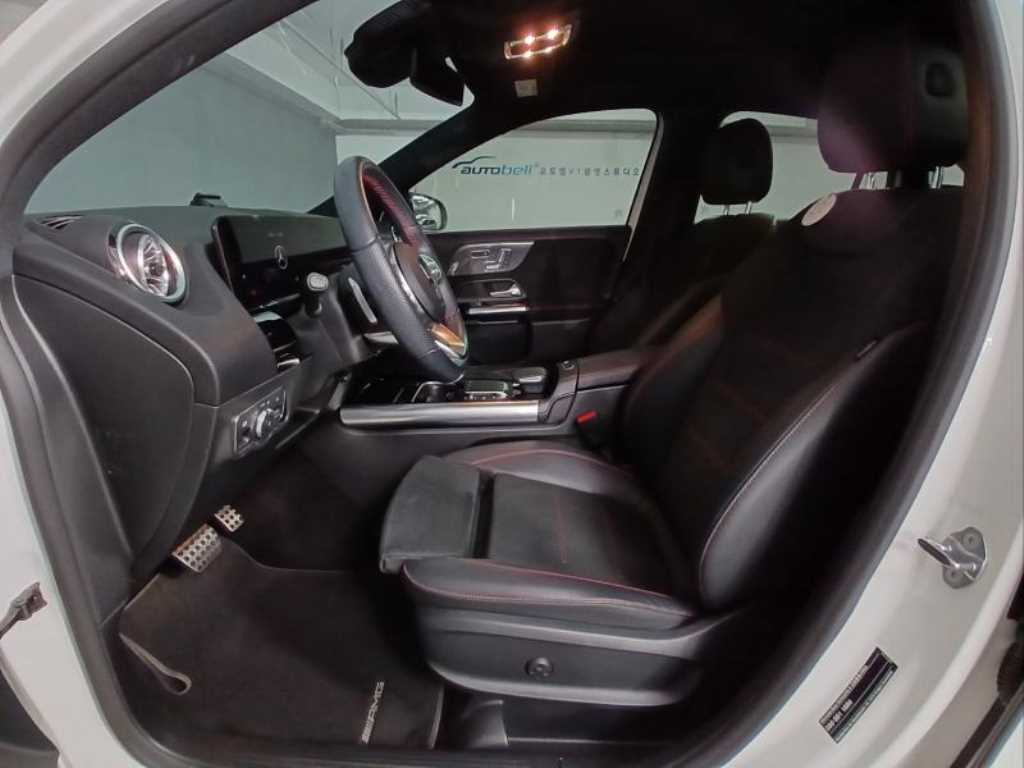 Mercedes Benz GLA Class - Vista 5