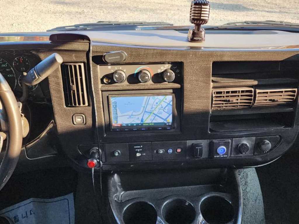 Chevrolet Express van 2016 Negro - Importación desde Corea - HF Imports Iquique - Foto 19