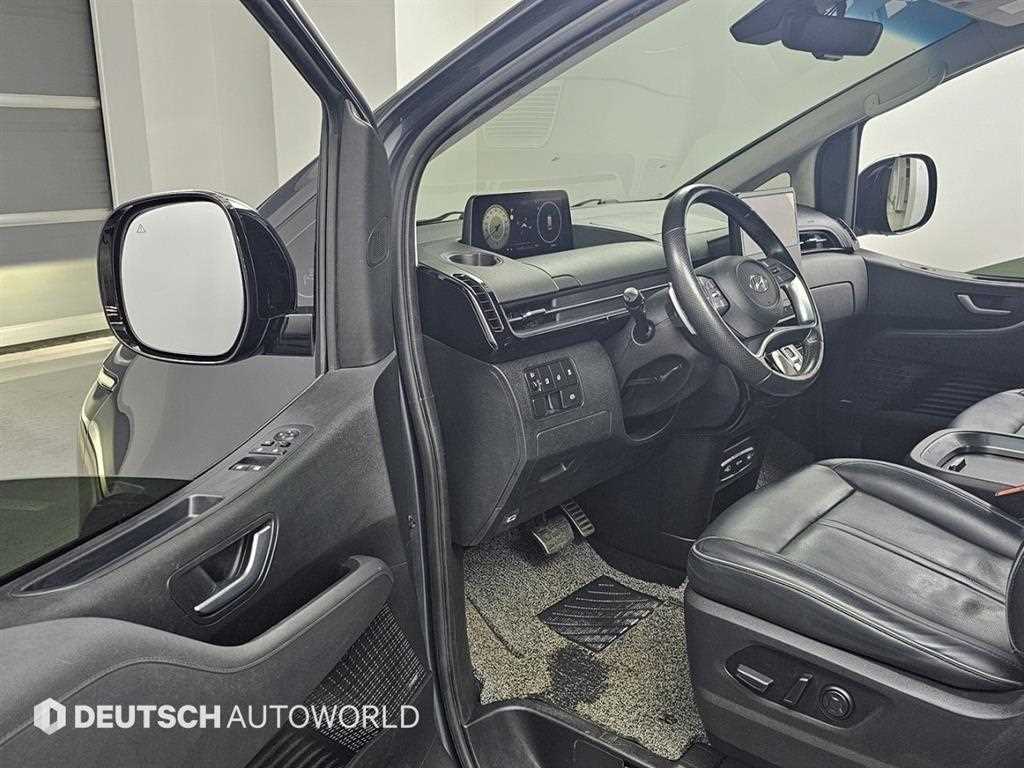 HYUNDAI Staria - Vista 11