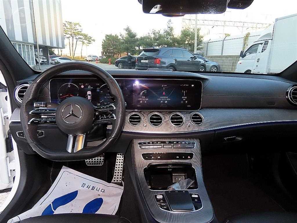 Mercedes Benz E class - Vista 7