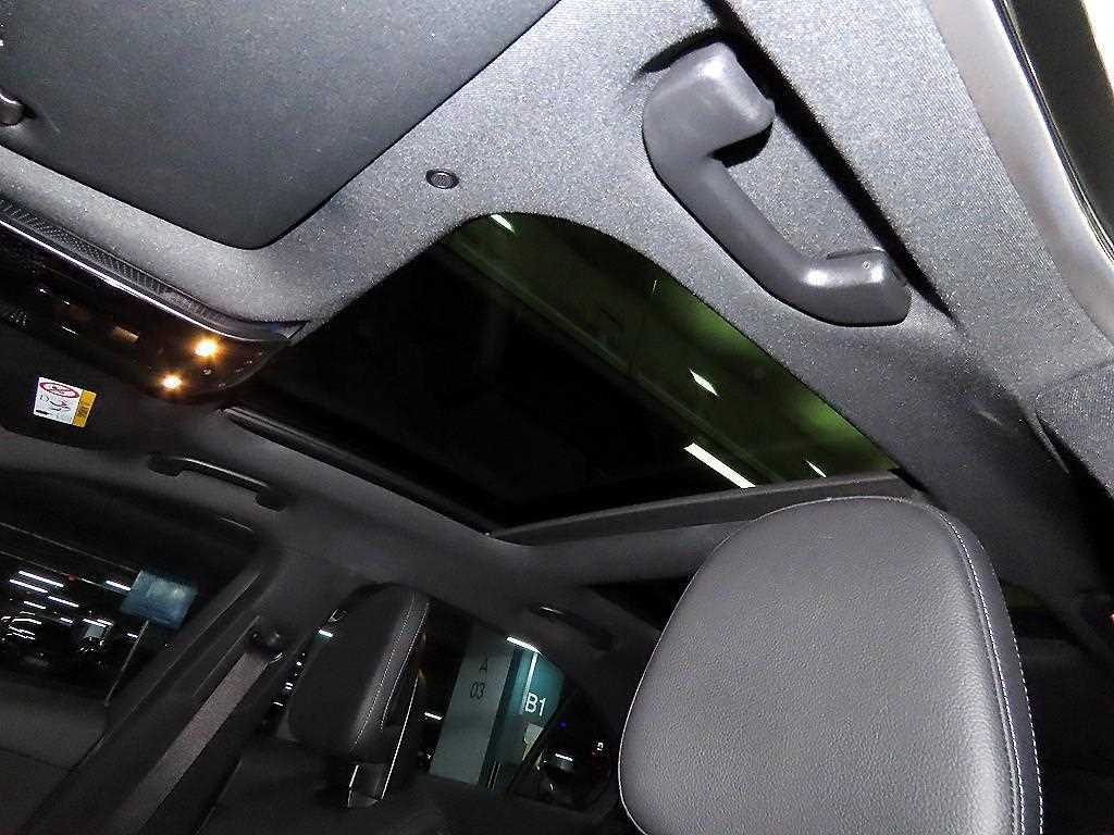 Mercedes Benz C Class 2023 Negro - Importación desde Corea - HF Imports Iquique - Foto 16