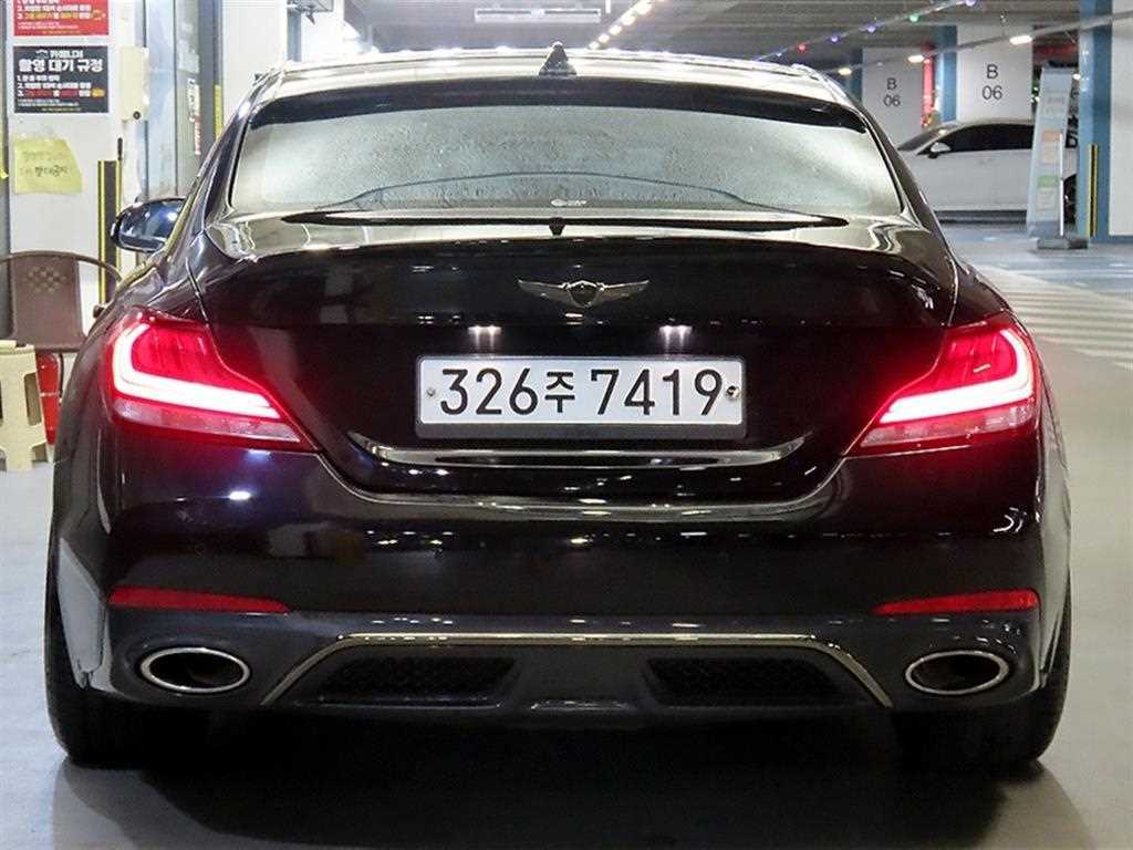 Genesis G70 - Vista 5