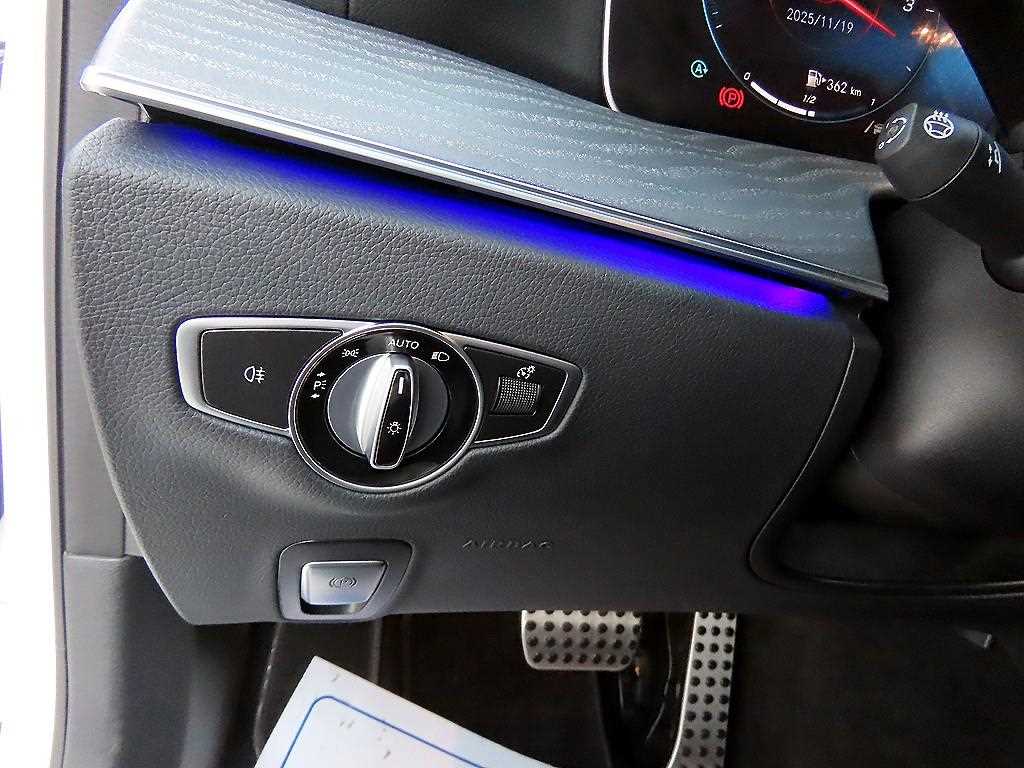 Mercedes Benz E class - Vista 12