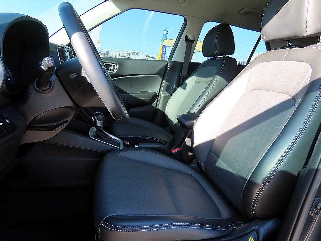 HYUNDAI Venue - Vista 5