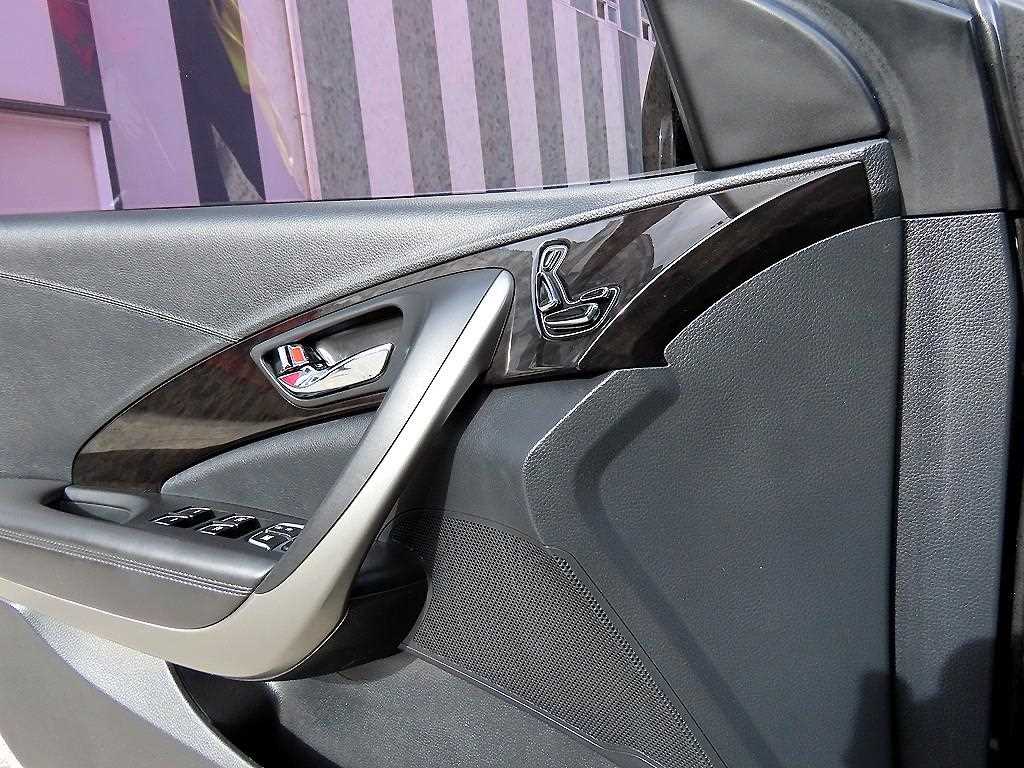 HYUNDAI Grandeur - Vista 11