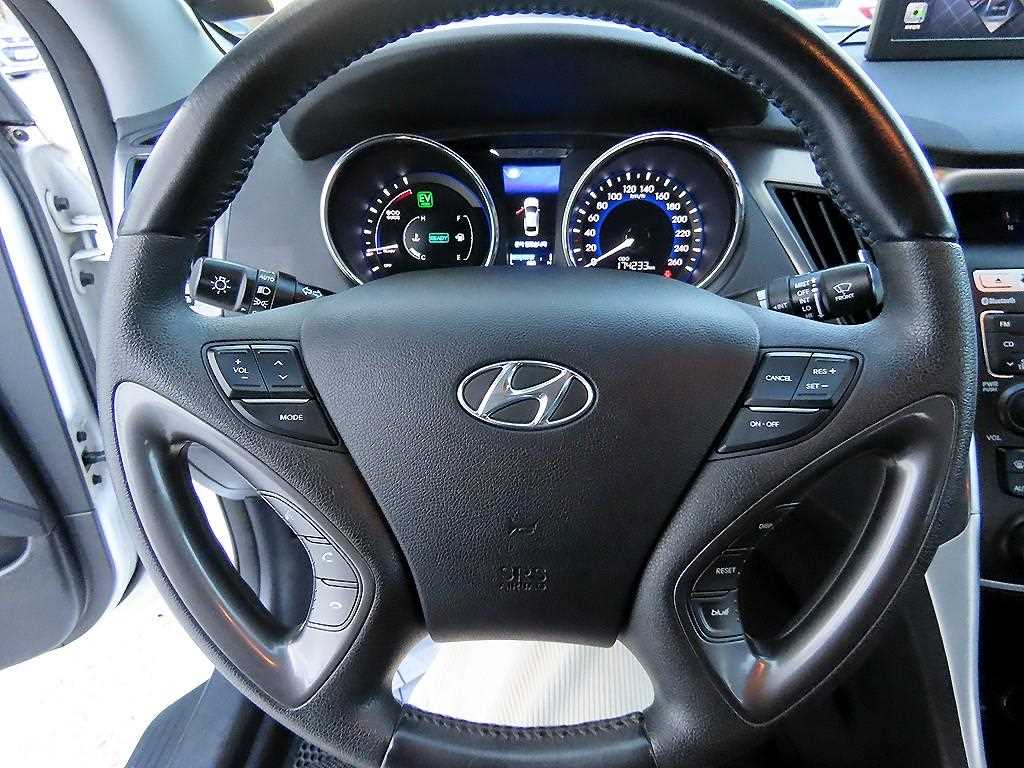 HYUNDAI Sonata - Vista 8