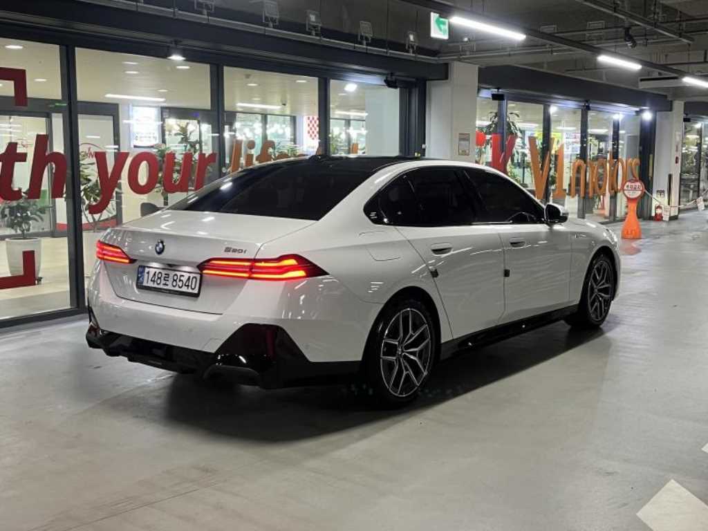 BMW 5 Series - Vista 4