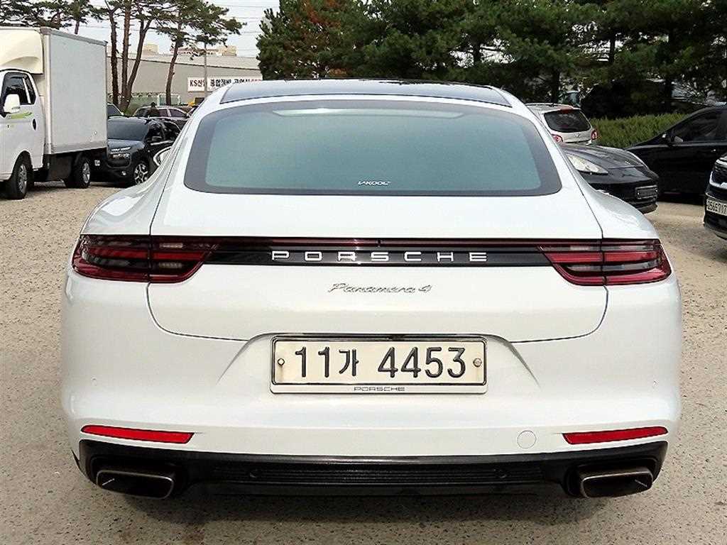 Porsche Panamera - Vista 4