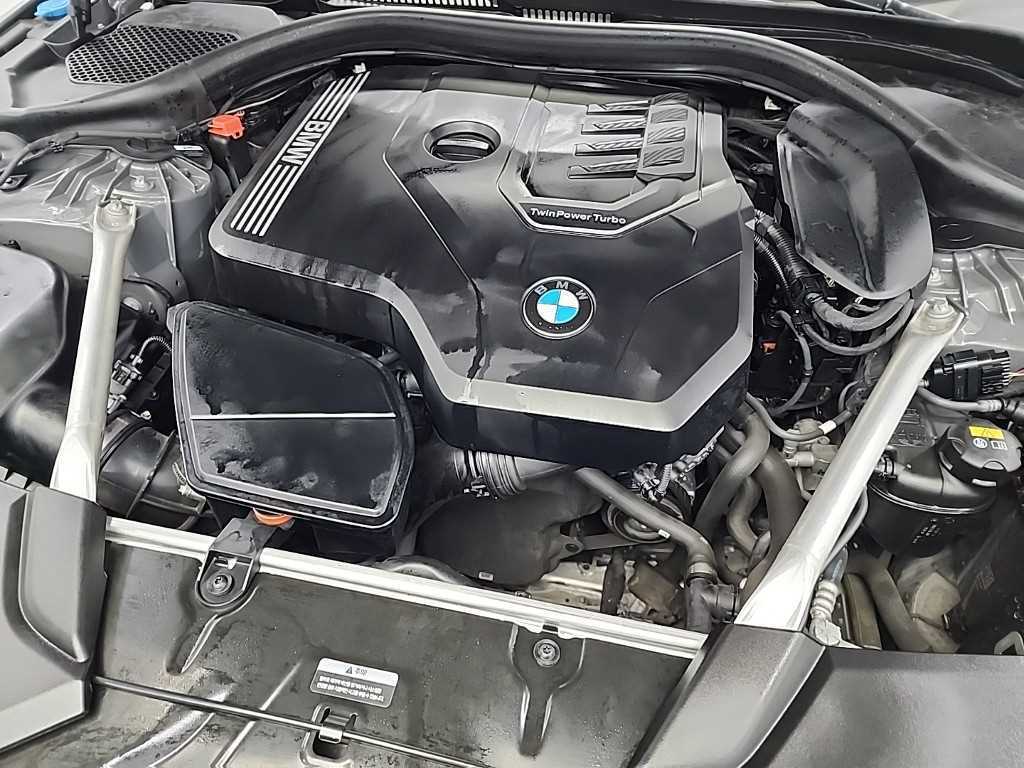 BMW 5 Series - Vista 5