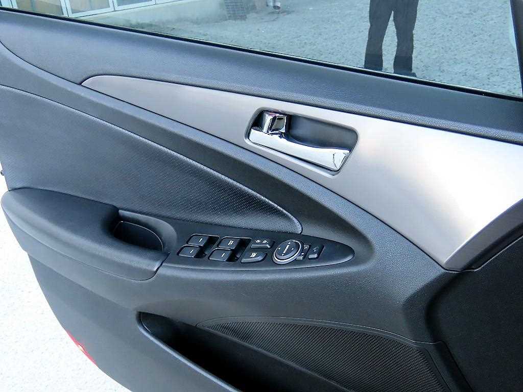 HYUNDAI Sonata - Vista 11