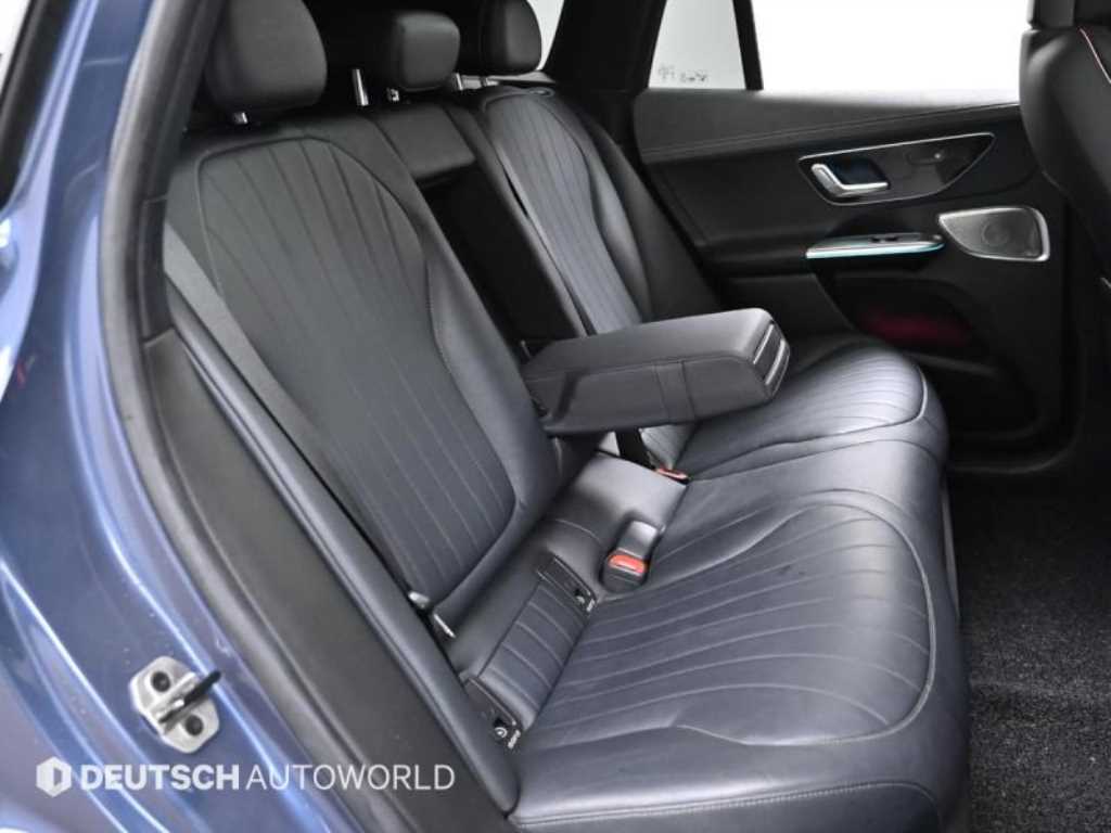 Mercedes Benz EQE - Vista 12