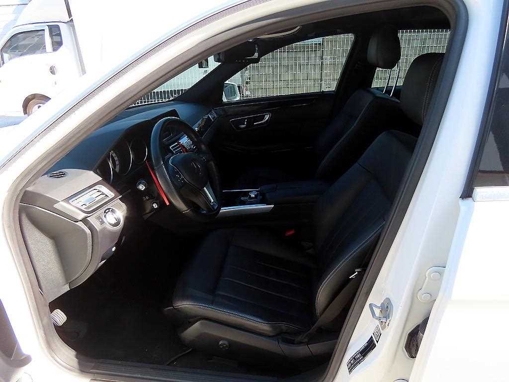 Mercedes Benz E class - Vista 5