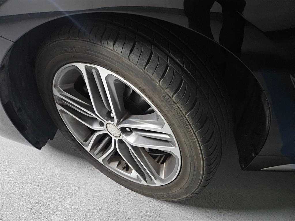 HYUNDAI Grandeur - Vista 4