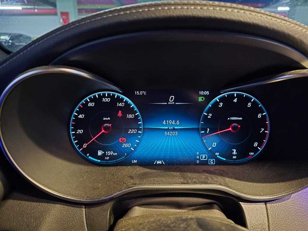 Mercedes Benz GLC Class - Vista 3