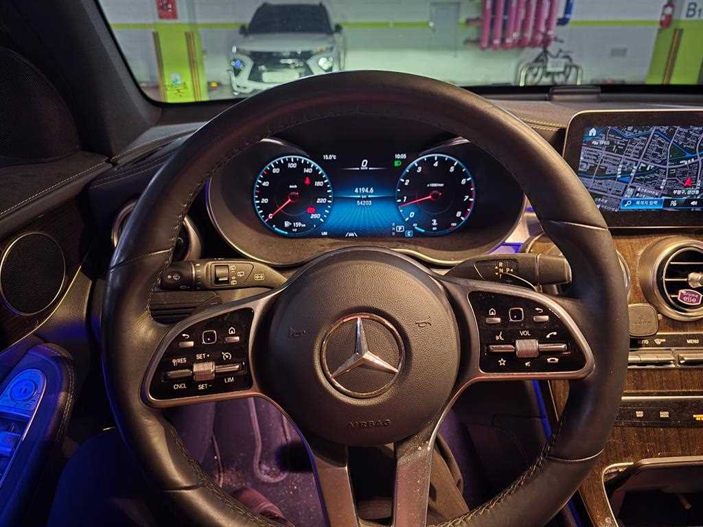 Mercedes Benz GLC Class - Vista 2