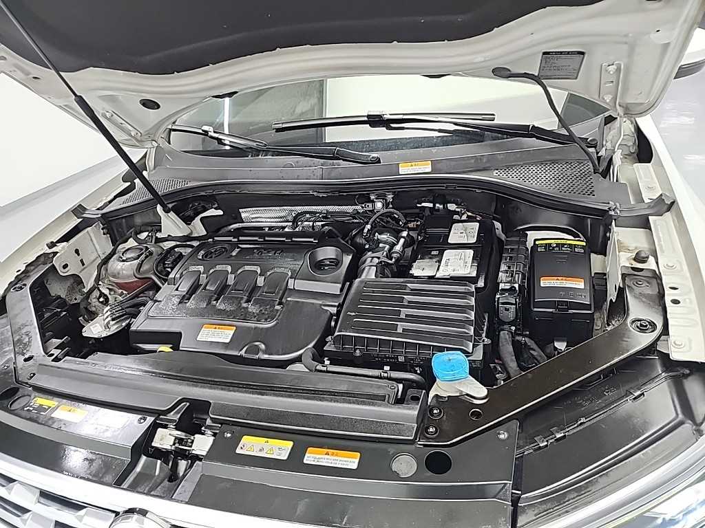 Volkswagen Tiguan - Vista 5