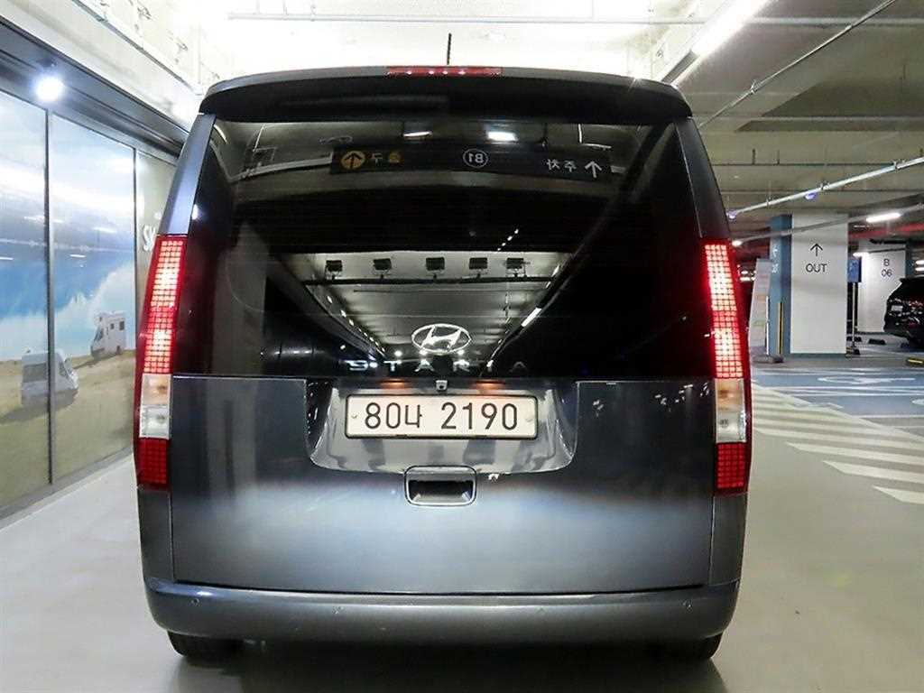 HYUNDAI Staria - Vista 5