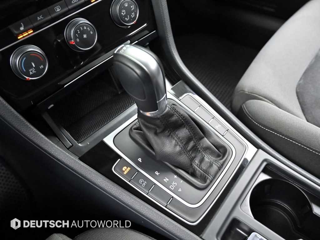 Volkswagen Golf - Vista 9