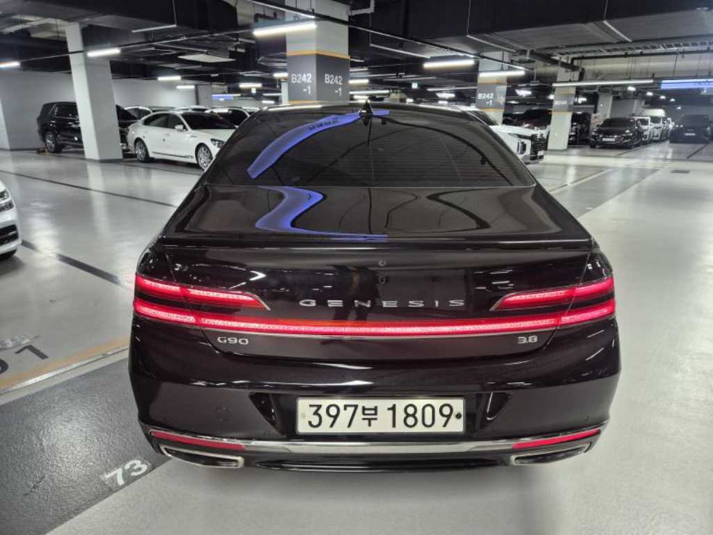 Genesis G90 - Vista 5