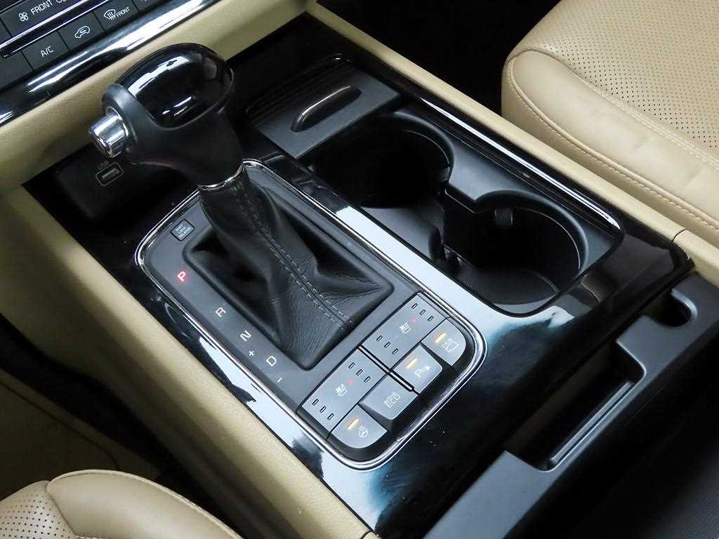 KIA Carnival - Vista 10