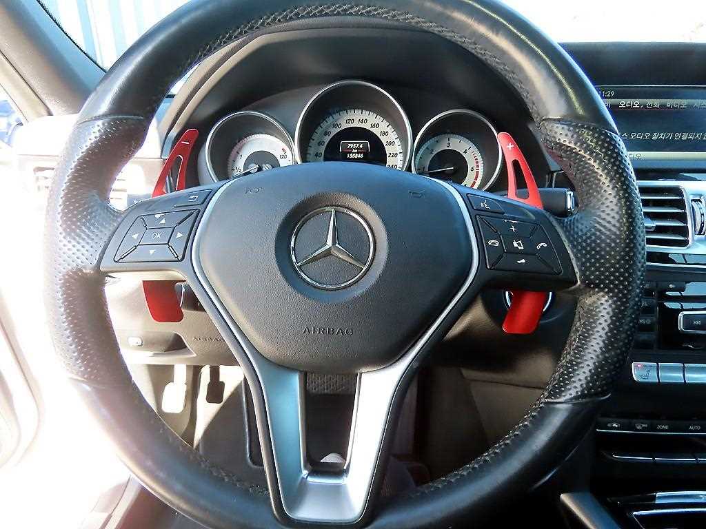 Mercedes Benz E class - Vista 8