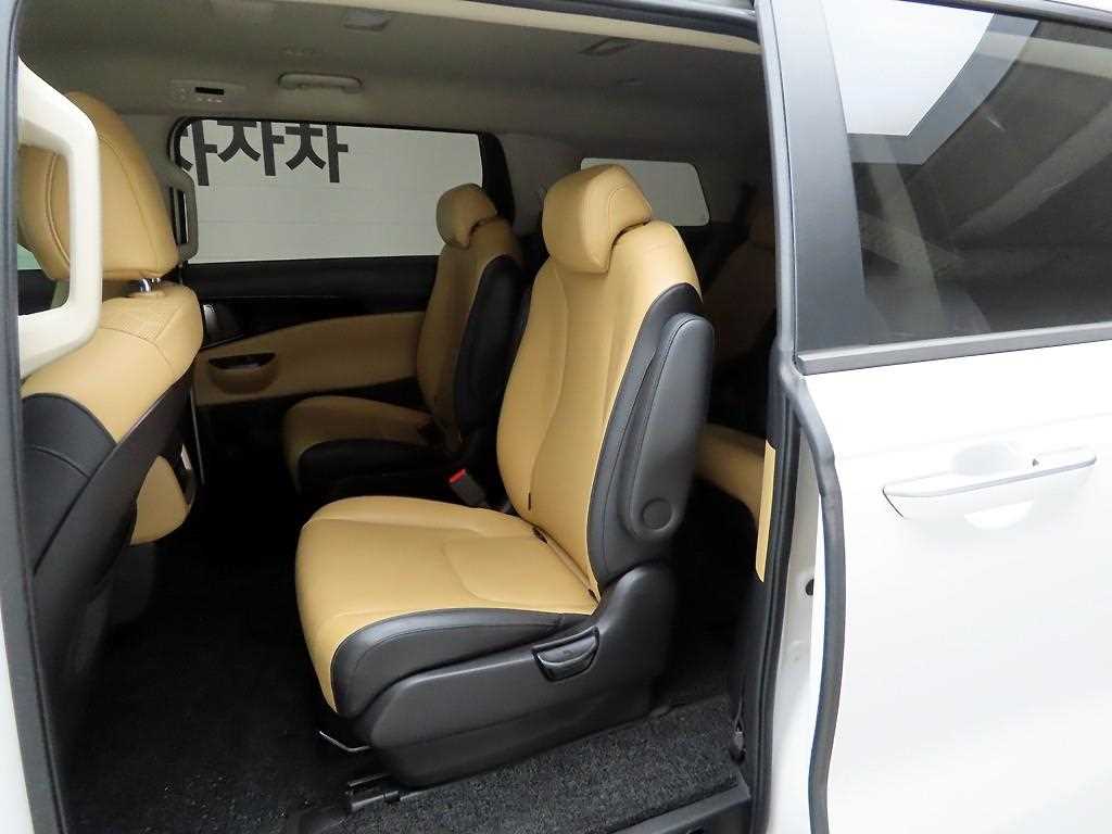 KIA Carnival 2021 the color of pearl - Importación desde Corea - HF Imports Iquique - Foto 15