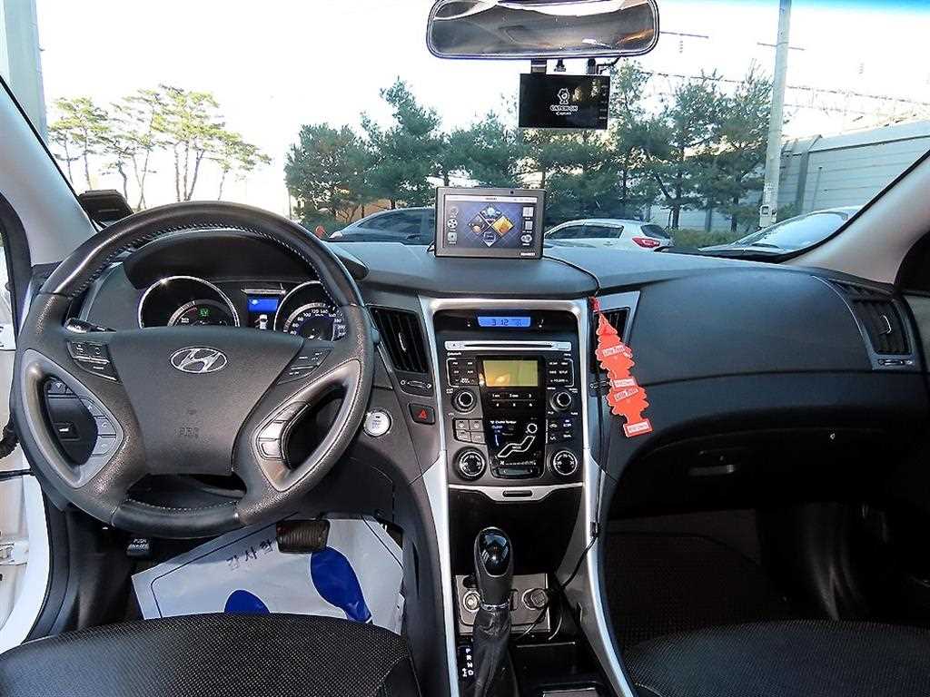HYUNDAI Sonata - Vista 7