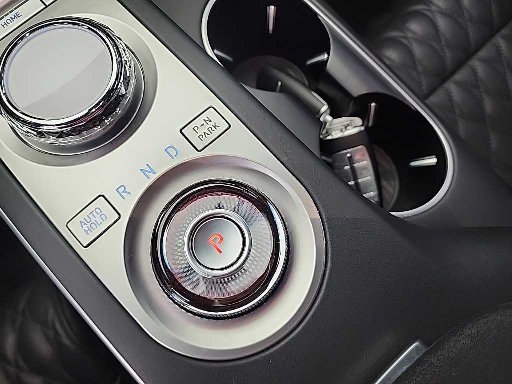 Genesis GV70 - Vista 8