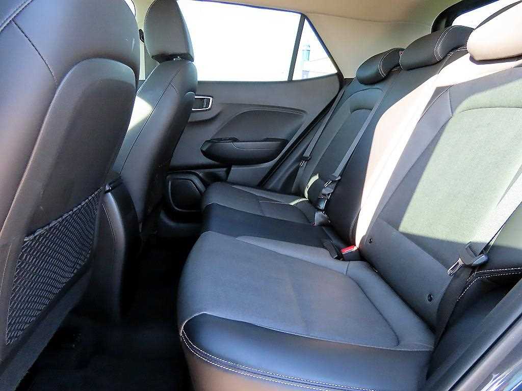 HYUNDAI Venue - Vista 6