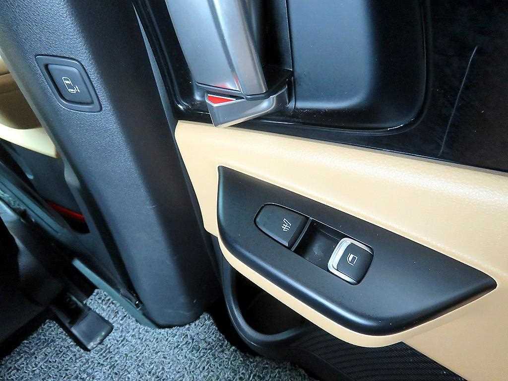 KIA Carnival - Vista 10