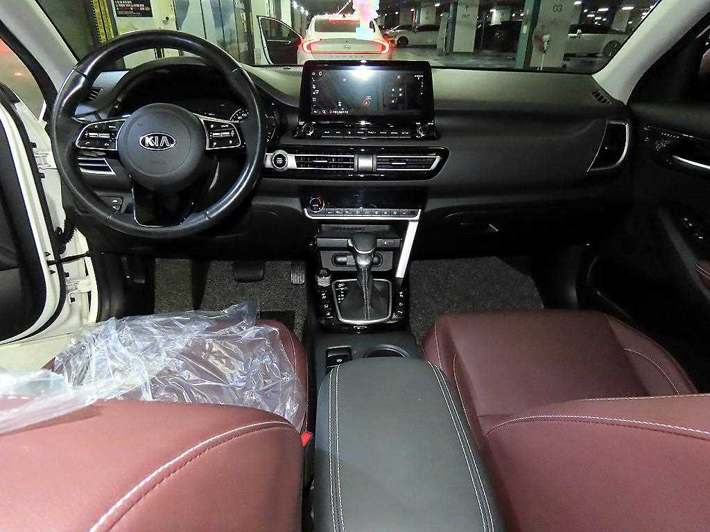 KIA Seltos - Vista 10