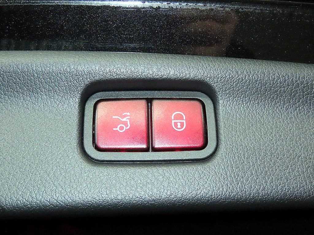 Mercedes Benz C Class 2023 Negro - Importación desde Corea - HF Imports Iquique - Foto 17