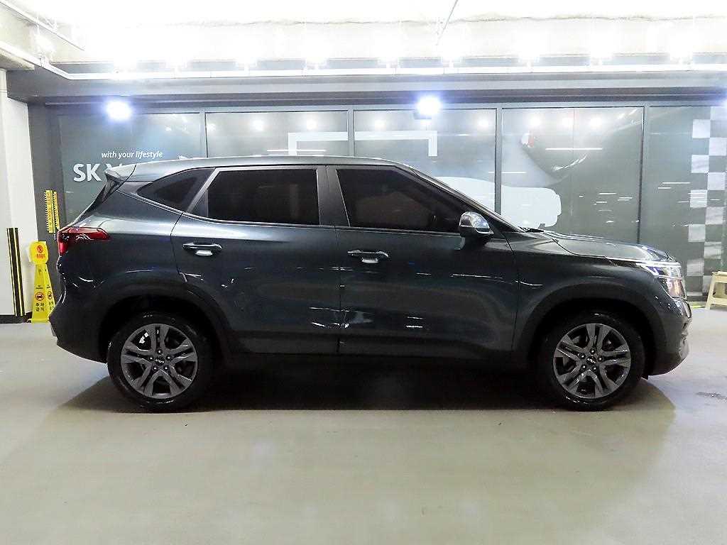 KIA Seltos - Vista 3