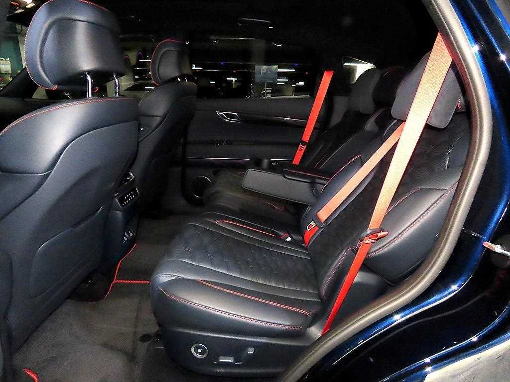 Genesis GV80 - Vista 7