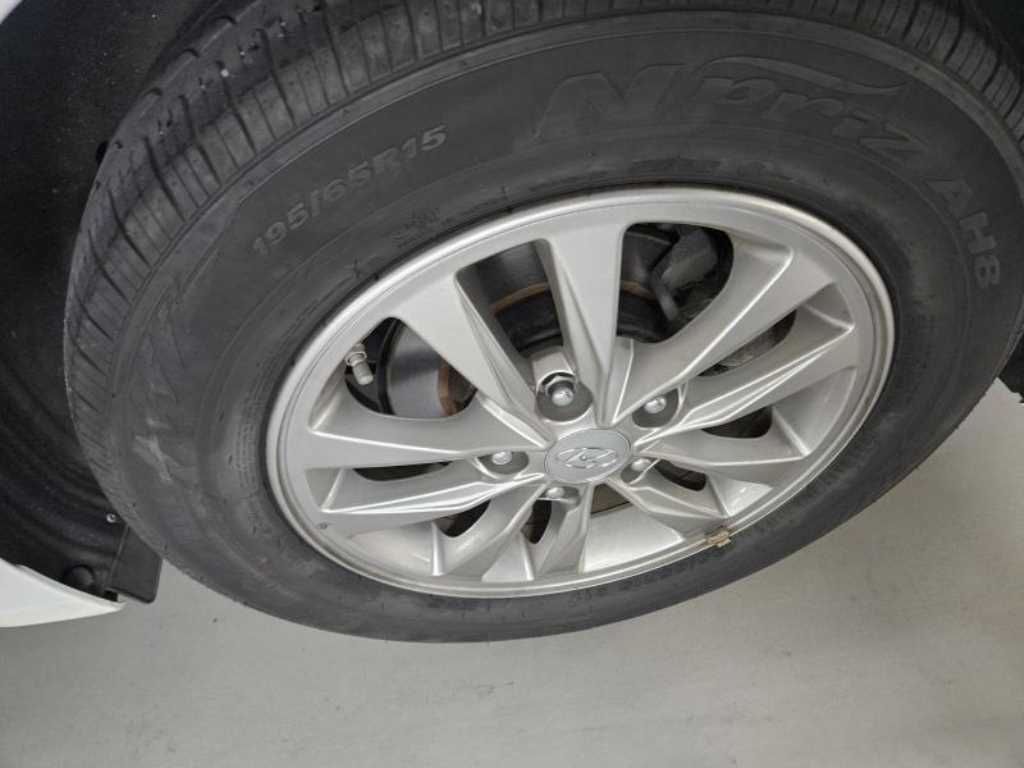 HYUNDAI Avante 2019 Blanco - Importación desde Corea - HF Imports Iquique - Foto 17