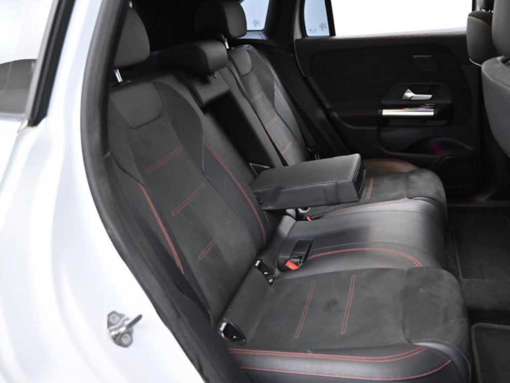 Mercedes Benz EQA - Vista 12