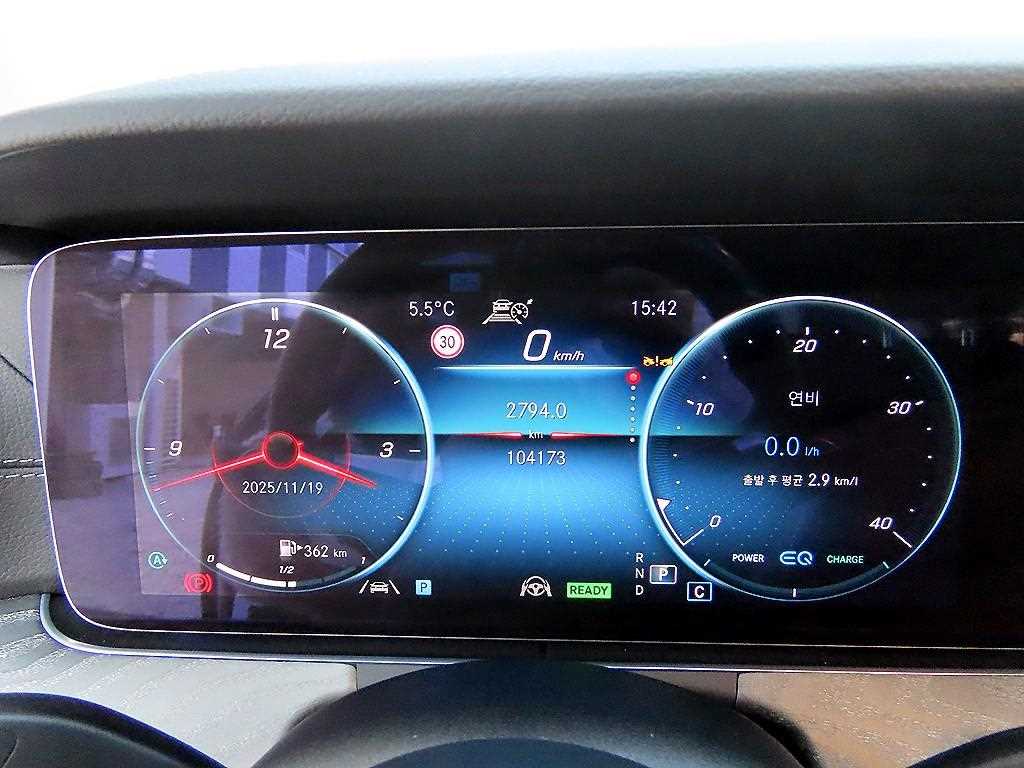 Mercedes Benz E class - Vista 9