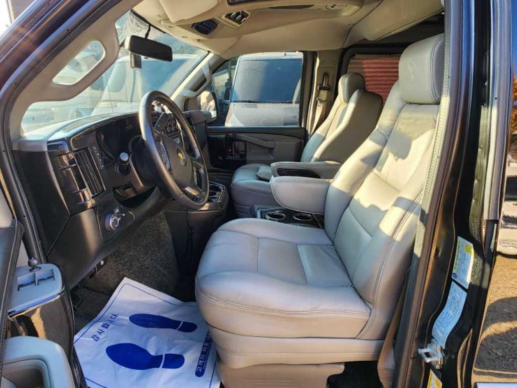 Chevrolet Express van 2016 Negro - Importación desde Corea - HF Imports Iquique - Foto 14