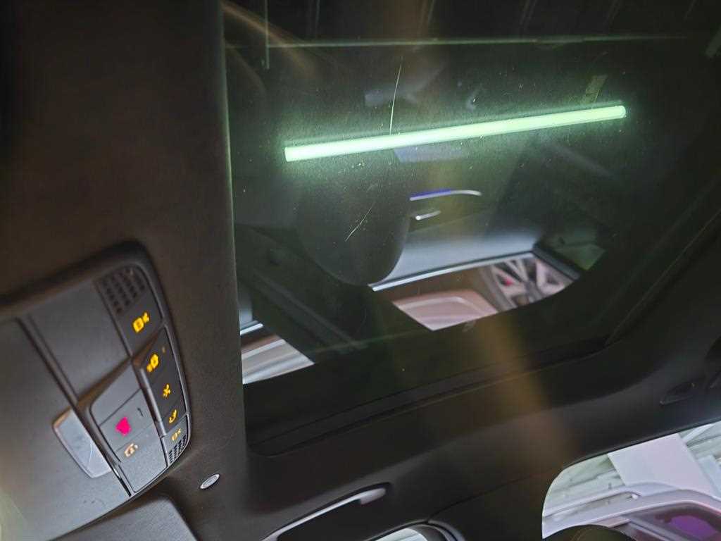 Mercedes Benz GLC Class - Vista 6