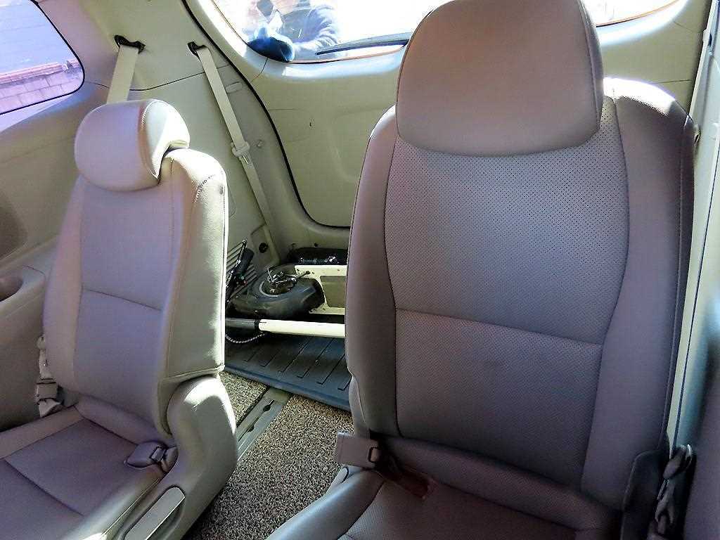 KIA Carnival - Vista 7